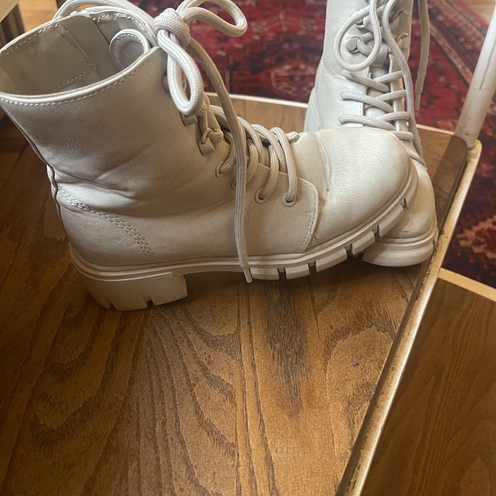 MIA Cream Lace-Up Kids Chelsey Boots* Girls size 3